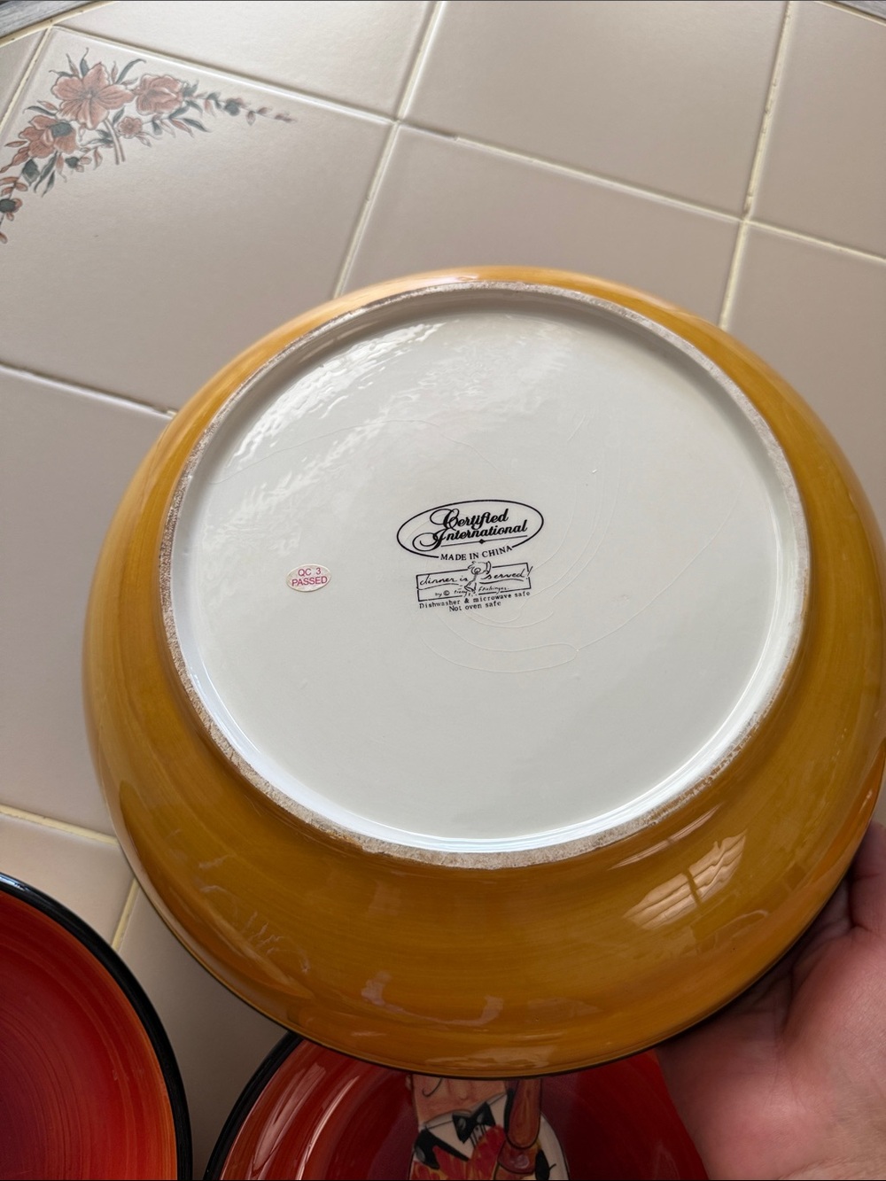 Certified International 13" Pasta Salad Serving Bowl and Dinner Plates. - Picture 7 of 13